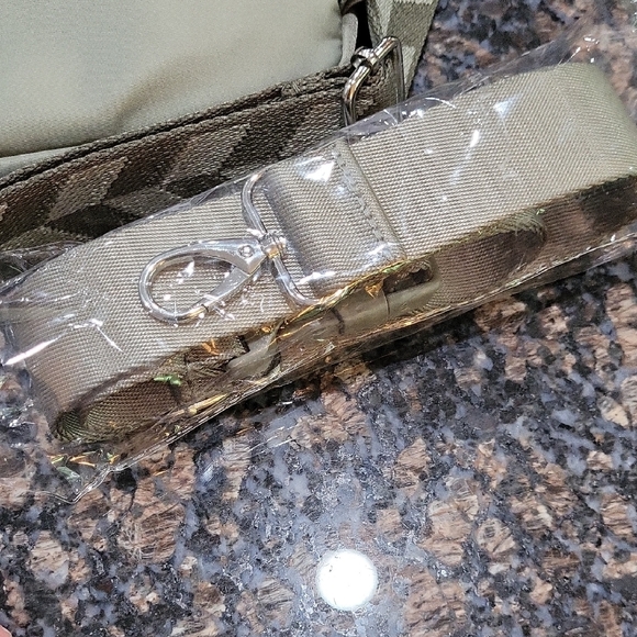 IHKWIP Crossbody Bag - Picture 8 of 8